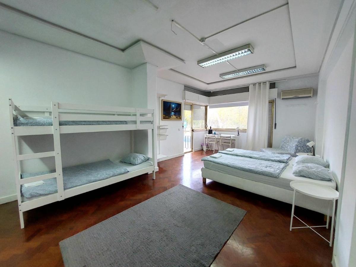 L83 - Rooms And Apartments Lisbona Esterno foto